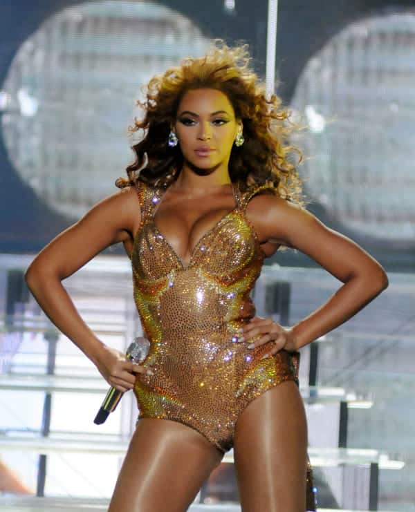 beyonce golden lingerie super bowl