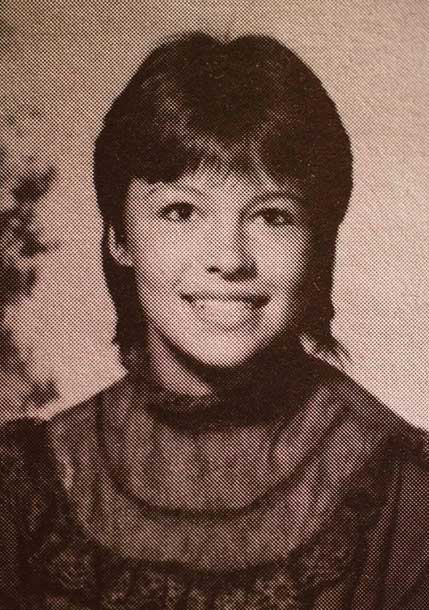 pamela-anderson-yearbook