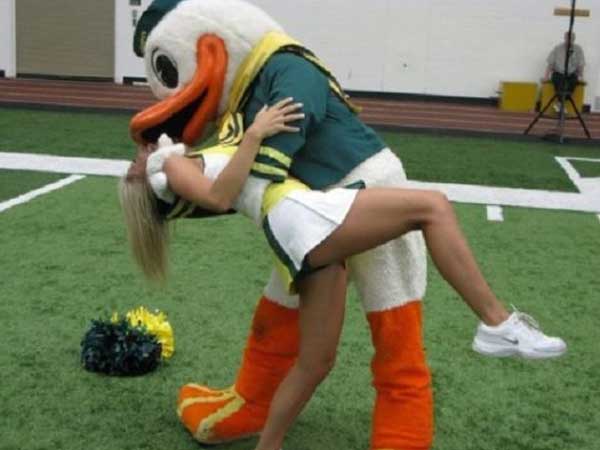 mascot kiss
