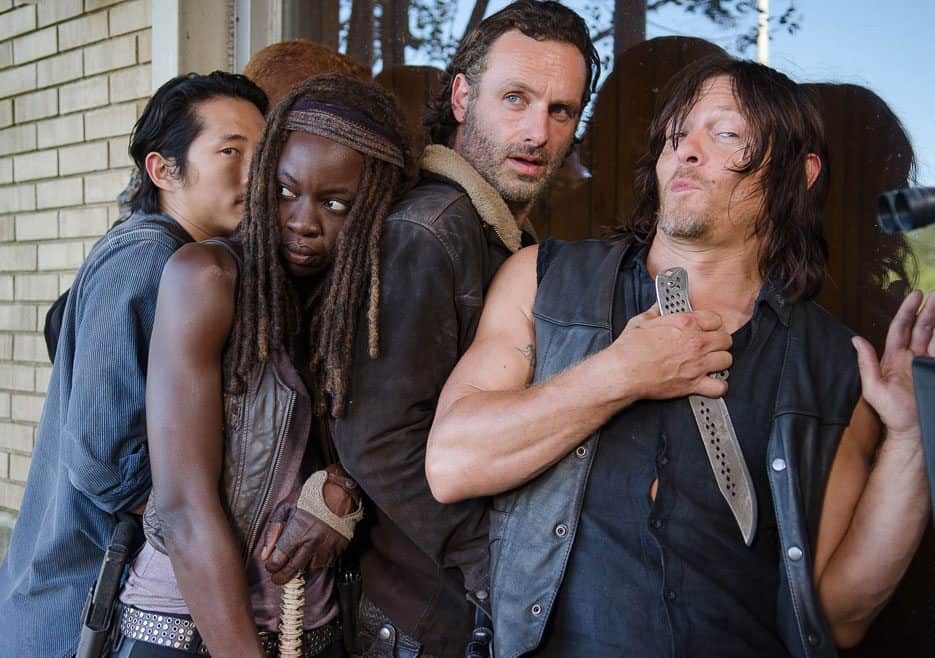 funniest-walking-dead-behind-the-scenes-photos