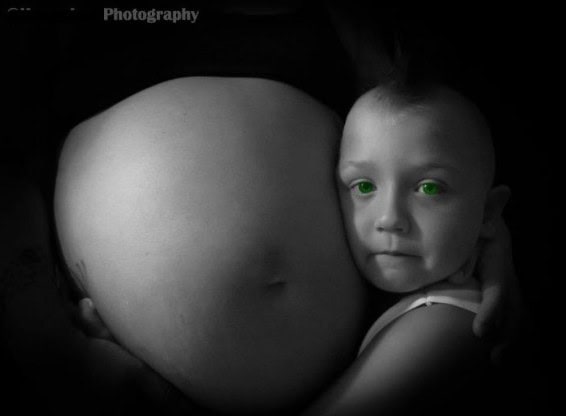 awkward pregnany photos