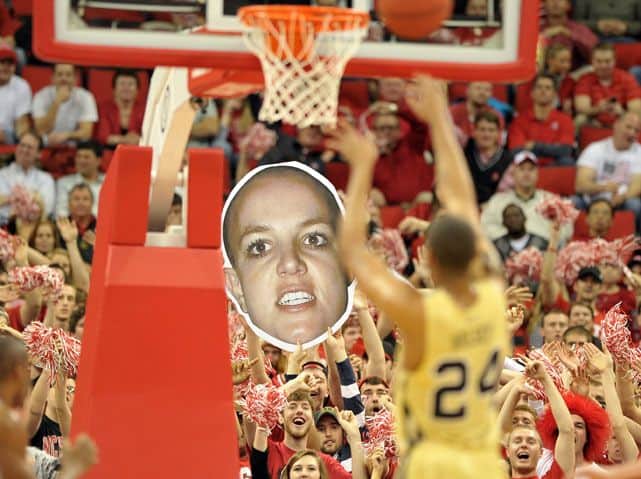 free throw fan distractions