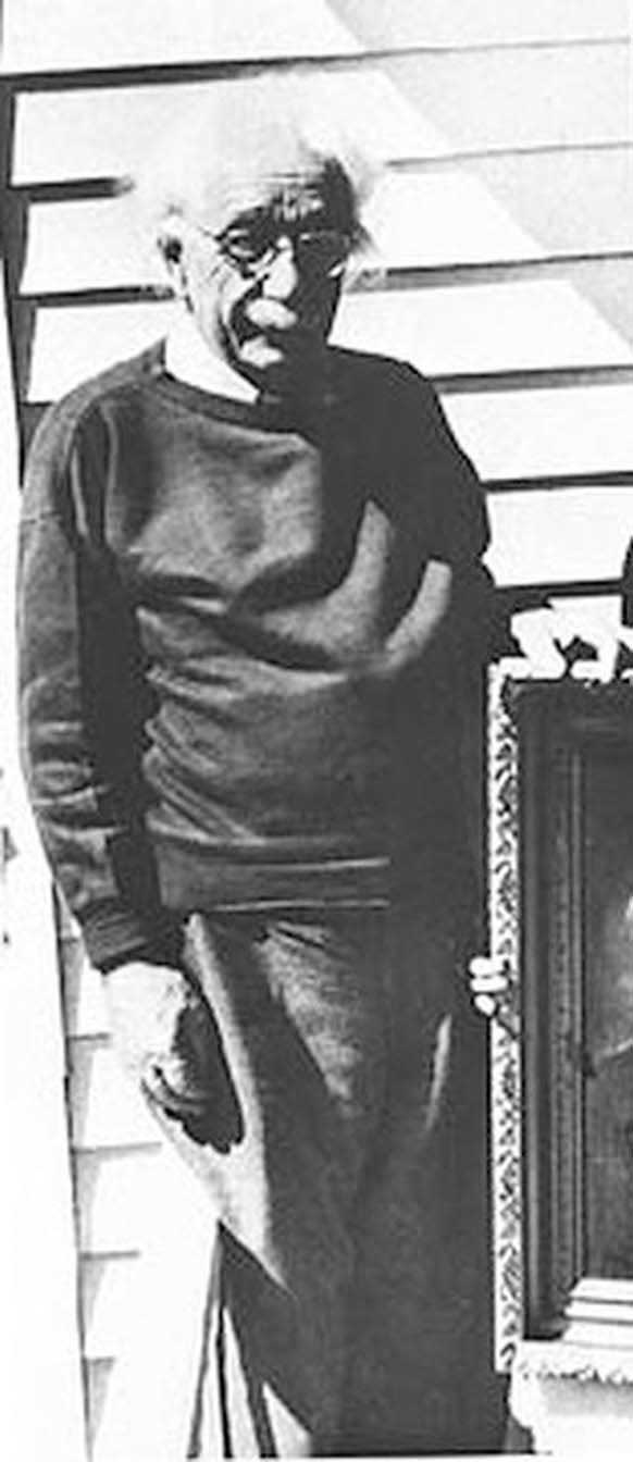 last photo of albert einstien
