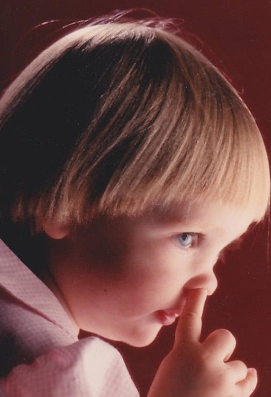 child nose pick