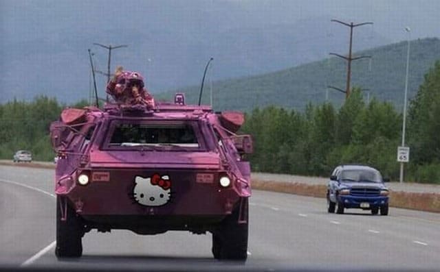 hello-kitty-tank
