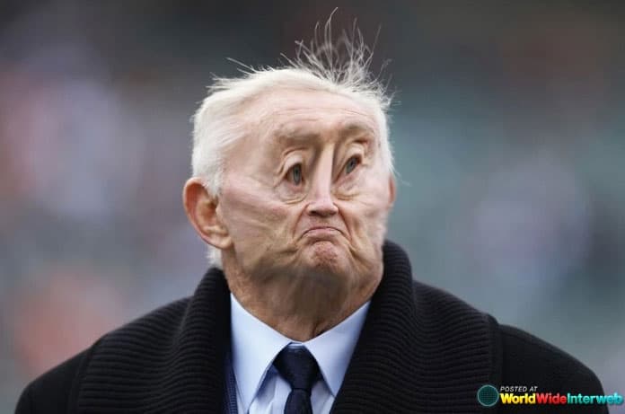 jerry-jones-deflated