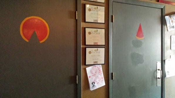 pizza-bathroom