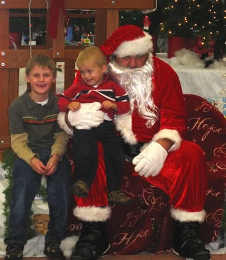 santas lap creepy photos