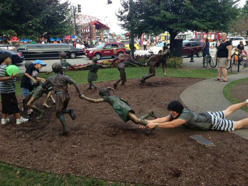 statue-prank