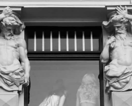 statues-busted