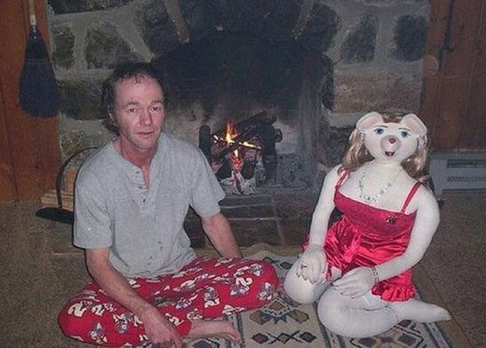 this photo makes no sense