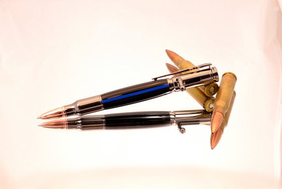 Police Officer Sets World Record By Using A Pen Until It Dies