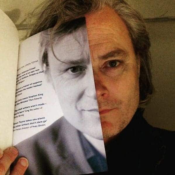 Bookface challenge, librarians and booksellers on instagram and Facebook, fun photos of books, literature porn, lit, reading, cool pics, cute, funny, faces, book covers