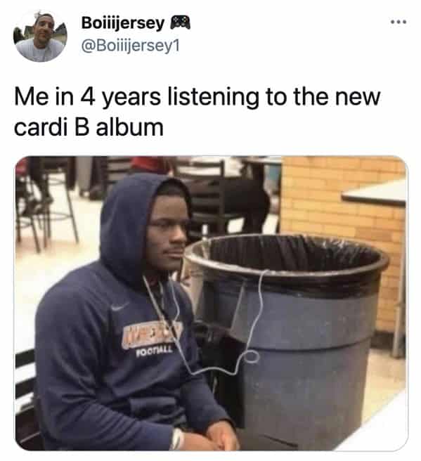Funny me in four years tweets, jokes, camera roll challenge, social media games, funny pics, hilariously weird memes, people playing game on twitter make accidental memes, meme about self in 4 years, lol